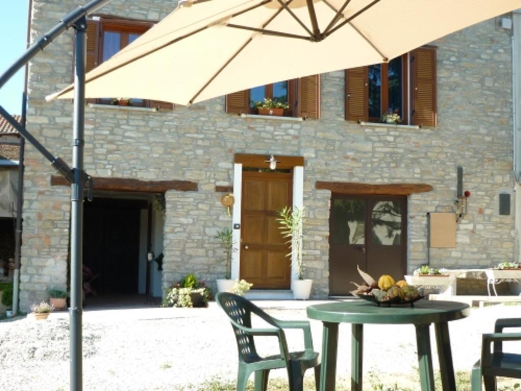Il Grappolo In Langa Villa Monastero Bormida Exterior photo