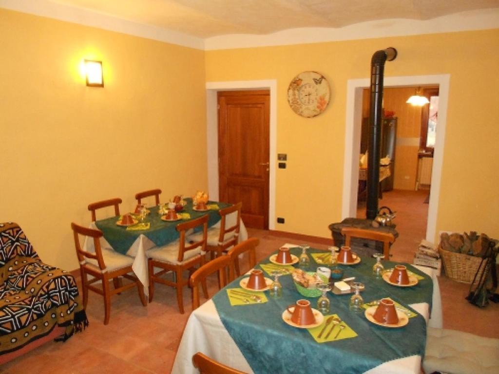 Il Grappolo In Langa Villa Monastero Bormida Exterior photo